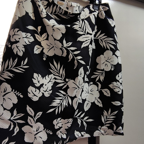 Floral skirt, unique pattern nostalgic Wedding refined, cottage core whimsical - Picture 2 of 11